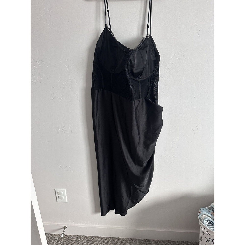 Pretty Little Thing Black Lace Insert Cup Detail Ruched Side Midi Dress